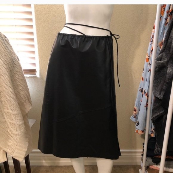 LAMARQUE black soft 💯 leather wrap skirt! L 🖤BRAND NEW! - Picture 5 of 9